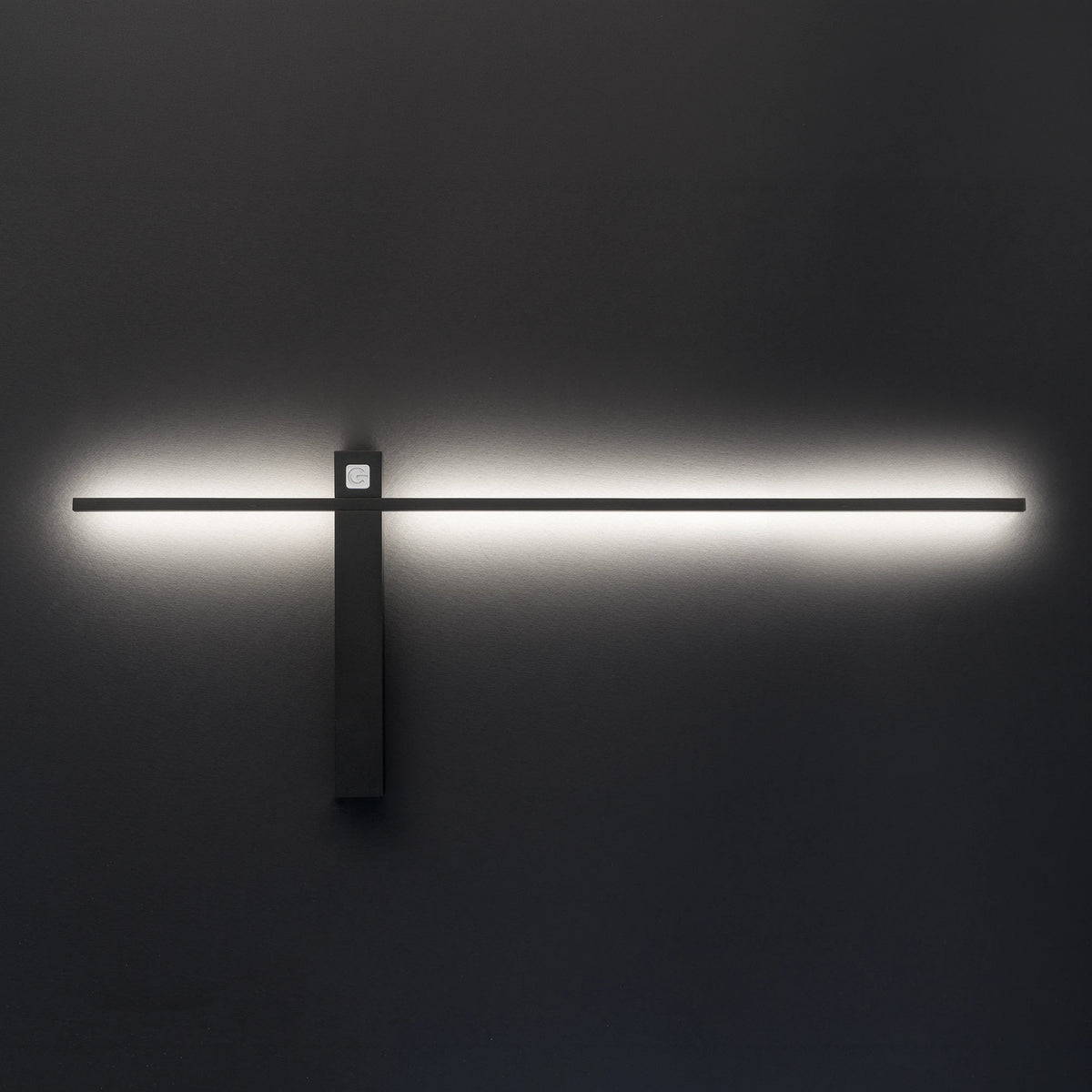 Nowodvorski Kinkiet z włącznikiem IMPULSE LED S 6W 50/60Hz - Aluminium lakierowane - Czarny 8115 - lampa włączona