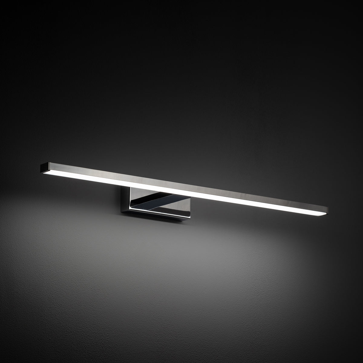 Nowodvorski Kinkiet PICASSO LED 12W 50/60Hz - Aluminium chromowane - Chrom 8131 - lampa włączona