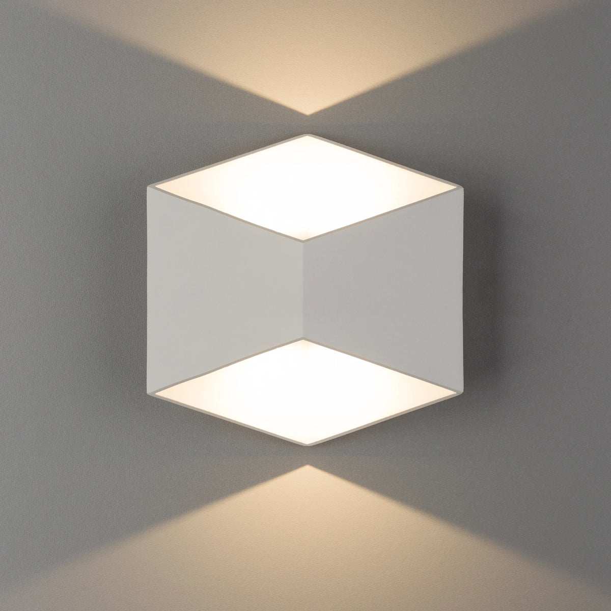 Nowodvorski Lampa ścienna natynkowa TRIANGLES LED 2x5W 50/60Hz IP54 - Aluminium lakierowane - Biały 8143 - lampa włączona