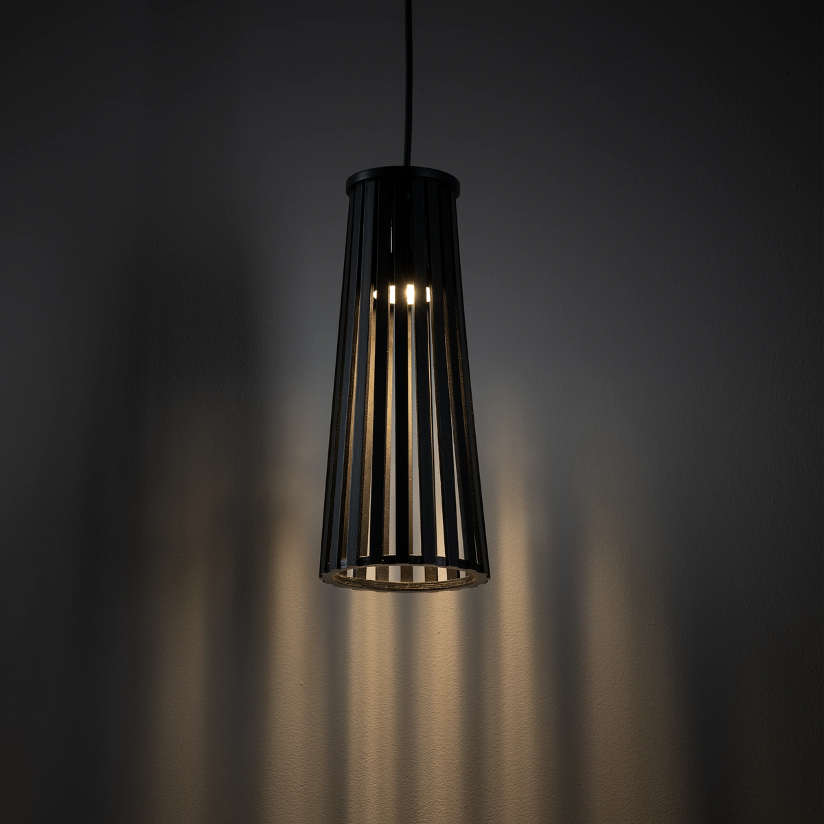 Nowodvorski Klosz / Oprawa CAMELEON DOVER - Sklejka - Czarny 8463 - lampa włączona