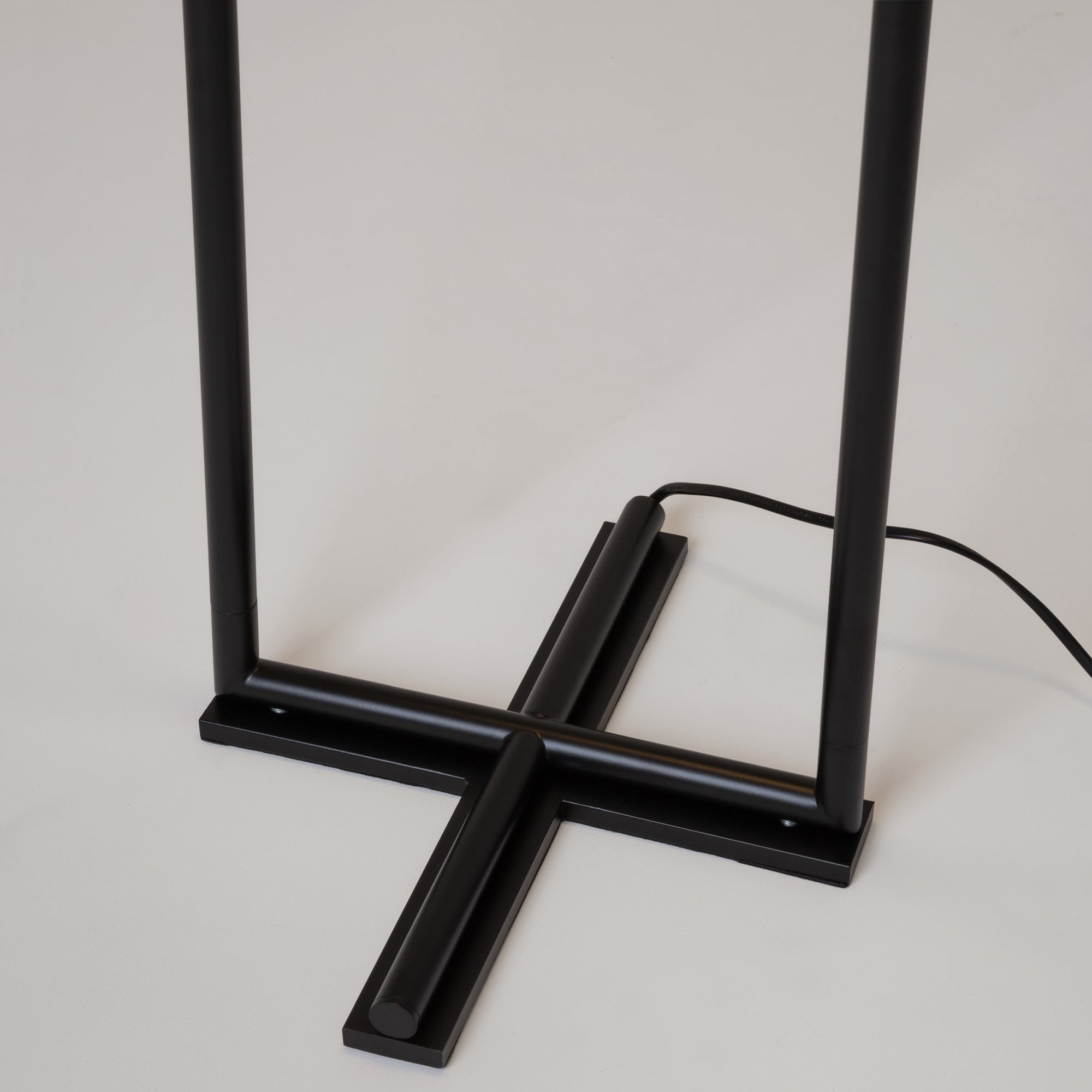 Lampa podłogowa The Sixth Sense Z020FL-L12BK