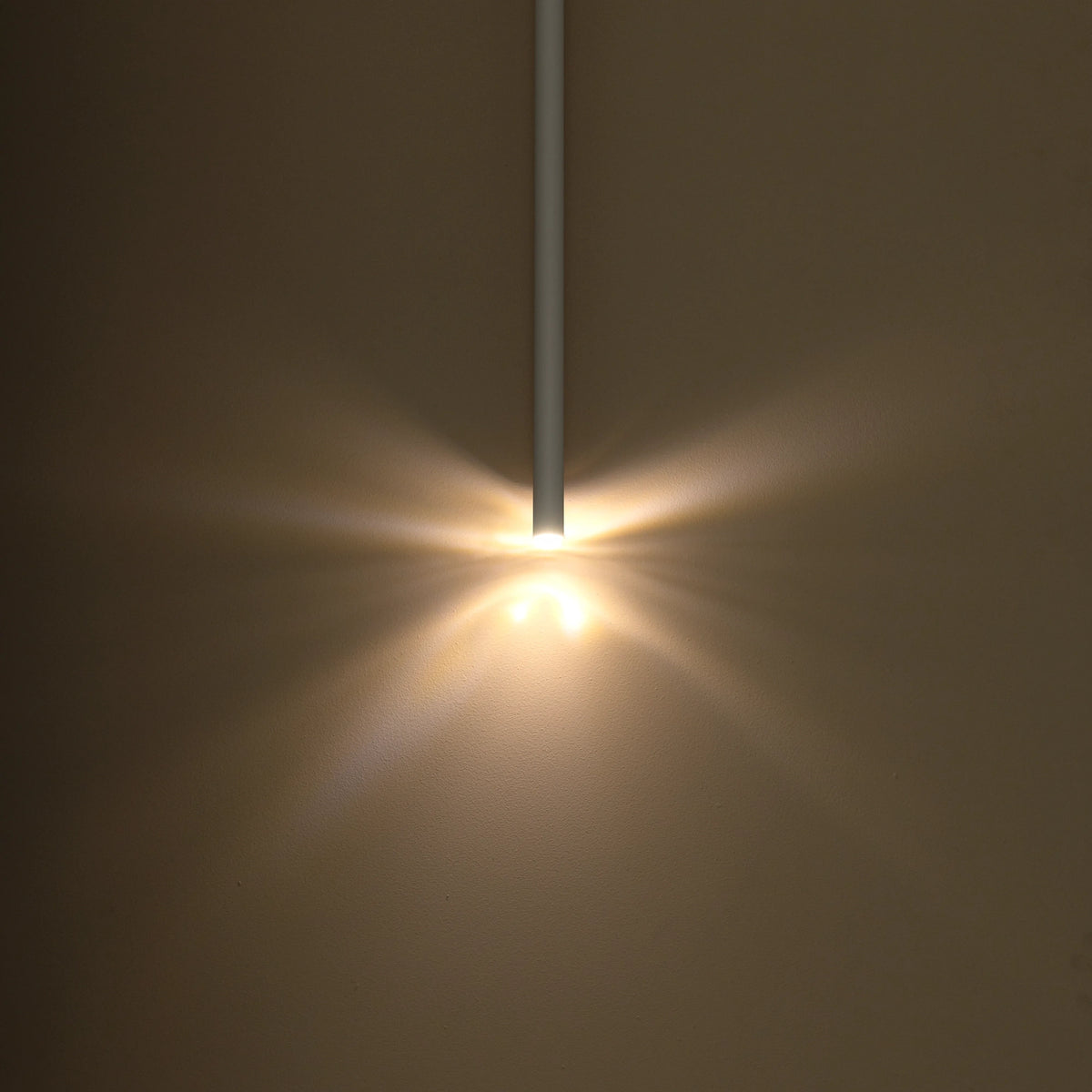 Nowodvorski Klosz / Oprawa CAMELEON LASER 490 - Stal lakierowana - Biały 8573 - lampa włączona
