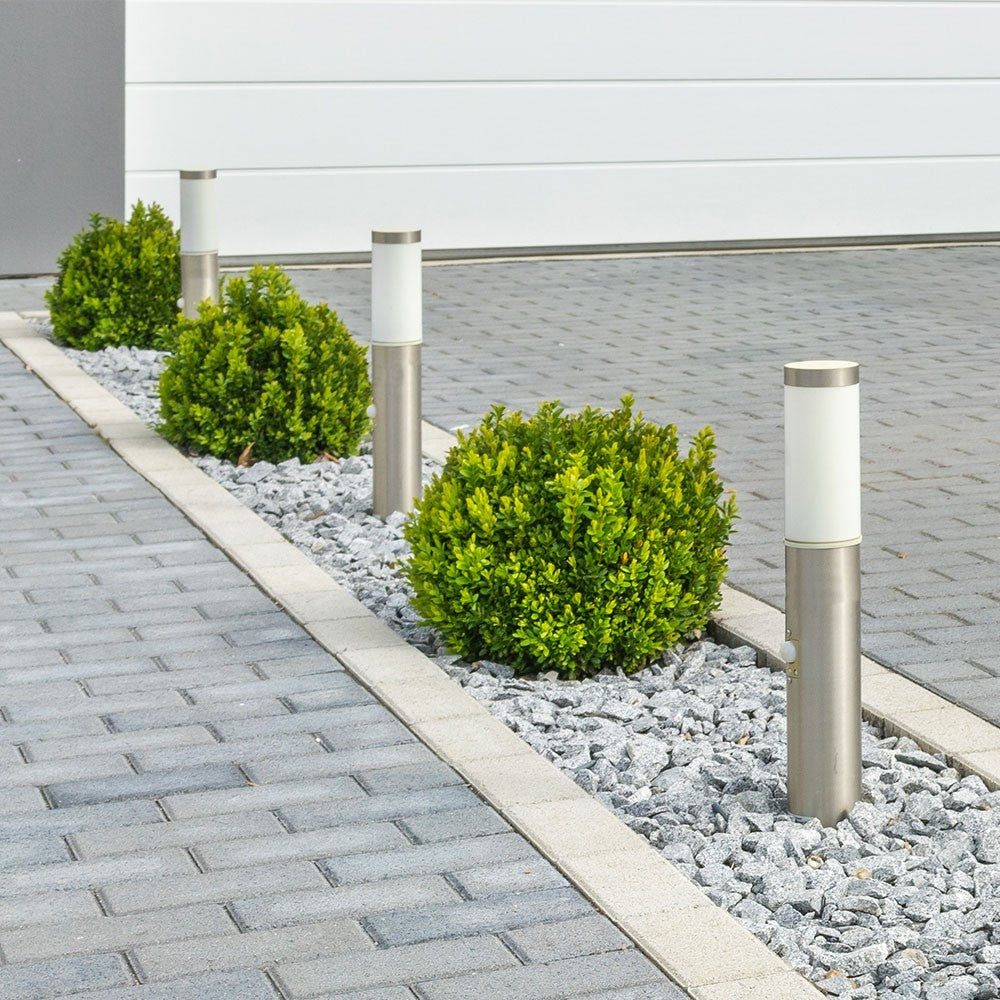 Słupek ogrodowy z PIR / Obudowa: Stal nierdzewna / Wysokość: 45cm / Gniazdo: E27 / IP44 / Kolor: Satynowy nikiel