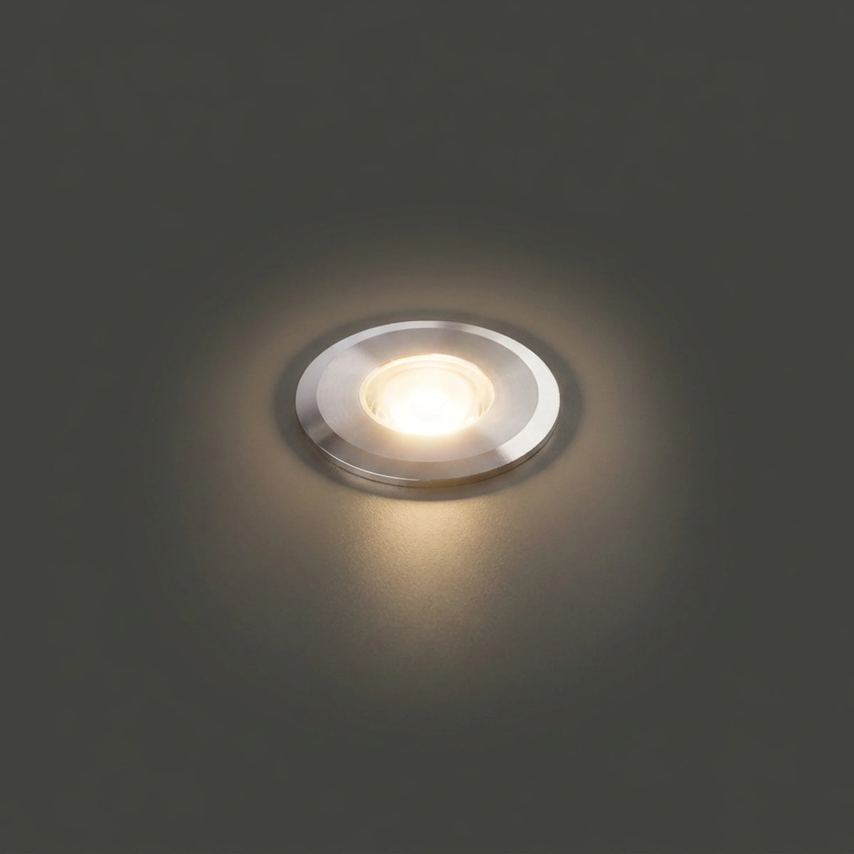 Nowodvorski Lampa najazdowa PICCO LED L 3W 50/60Hz IP67 - Aluminium - Srebrny 9104 - lampa włączona