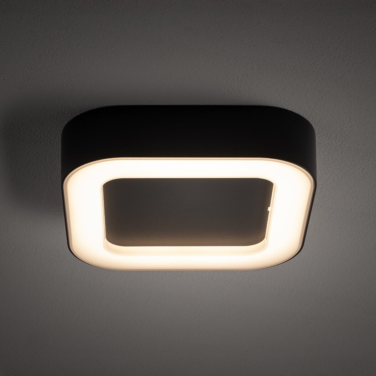 Nowodvorski Plafon PUEBLA LED 12W 50/60Hz IP54 - Aluminium lakierowane - Grafitowy 9513 - lampa włączona
