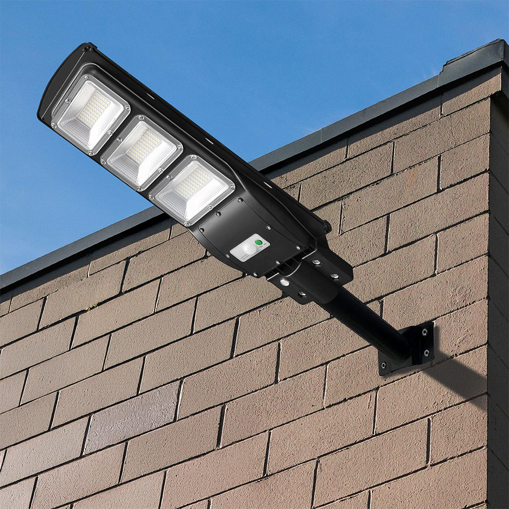12W Lampa uliczna solarna z czujnikiem ruchu / Barwa:6000K / Obudowa: Czarna