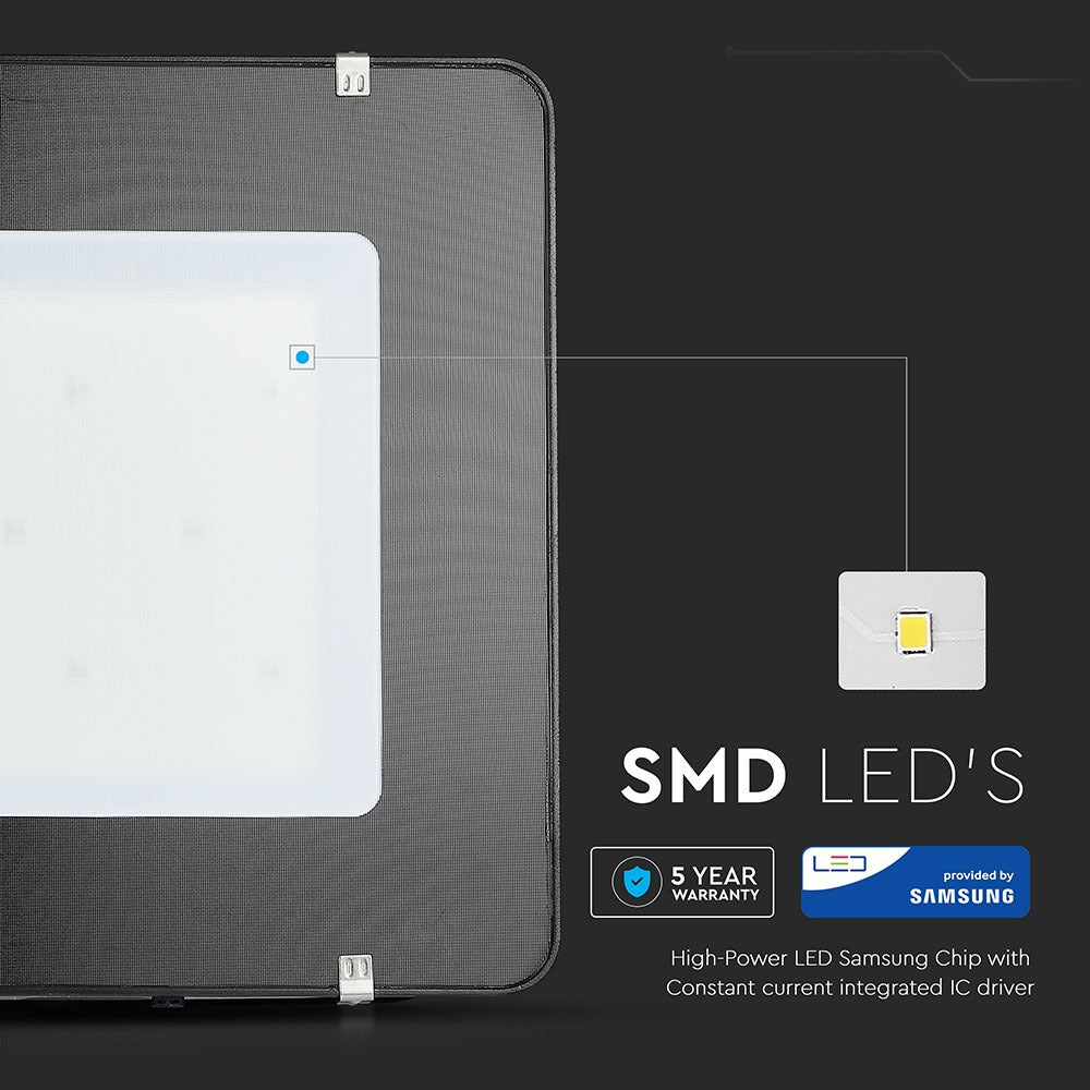 400W Naświetlacz LED SMD / Chip SAMSUNG / Przewód: 3m / Barwa:6400K / Obudowa: Czarna / Wydajność: 120lm/w
