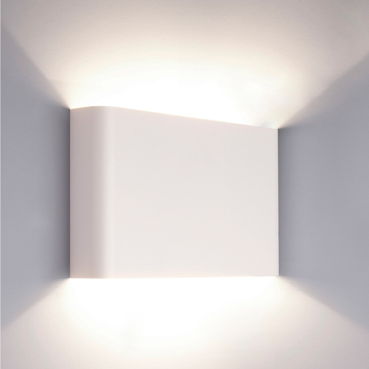 Nowodvorski Kinkiet HAGA 10W only LED 50/60Hz - Stal lakierowana - Biały 9708 - lampa włączona