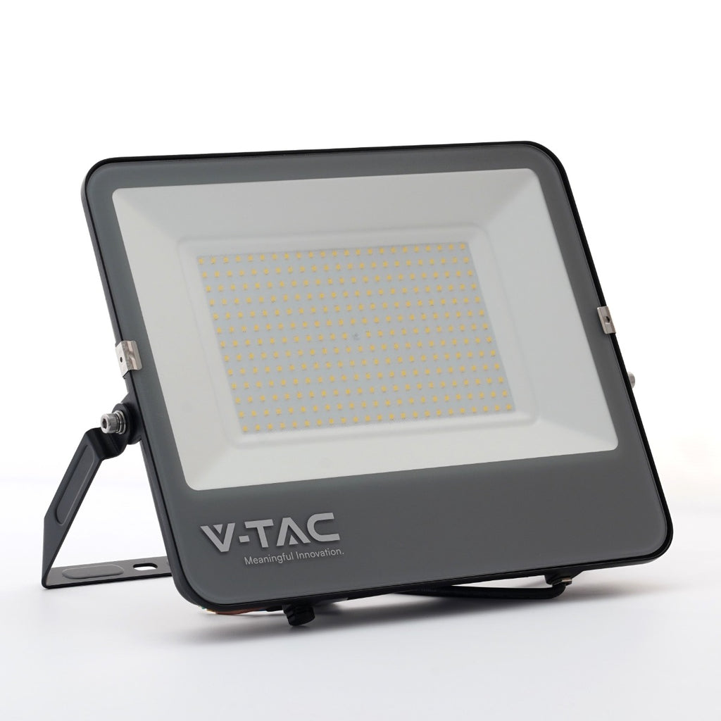 200W Naświetlacz VENTO 185 / Barwa:4000K / Obudowa: Czarna / Skuteczność 185lm/W