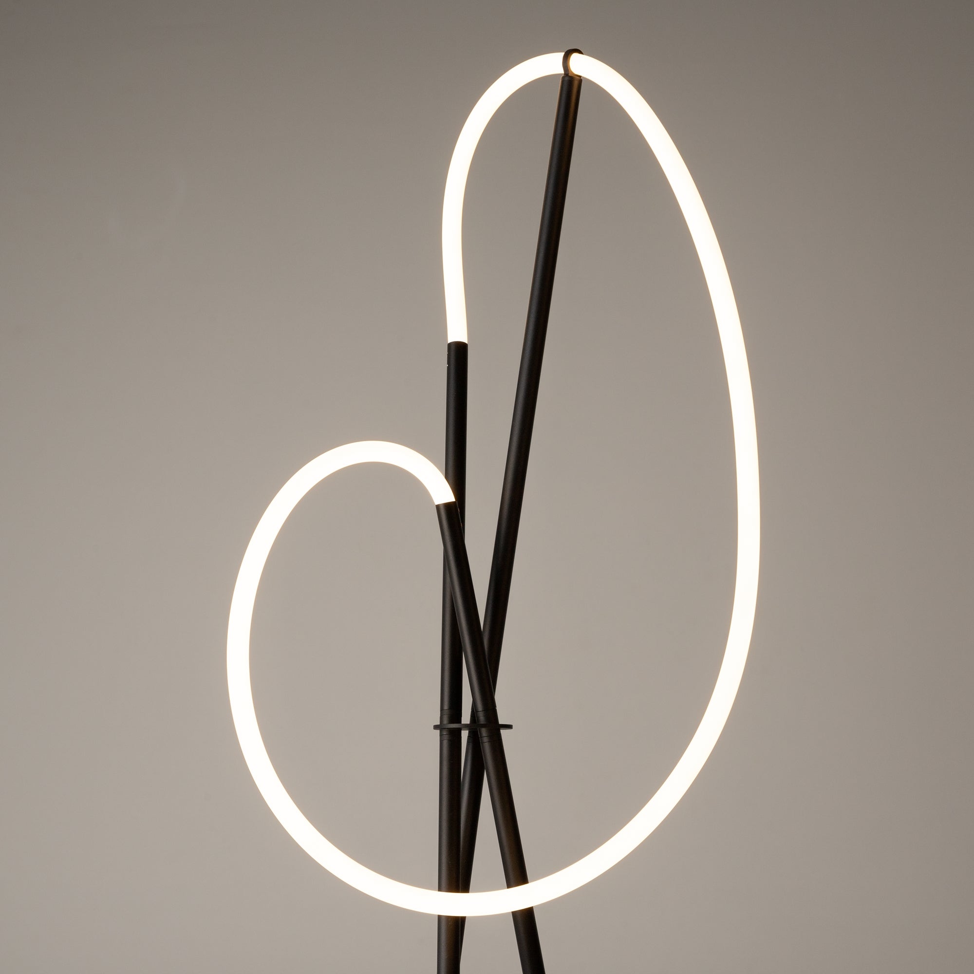 Maytoni Lampa podłogowa Crochet - Aluminium - Czarny MOD369FL-L36B3K